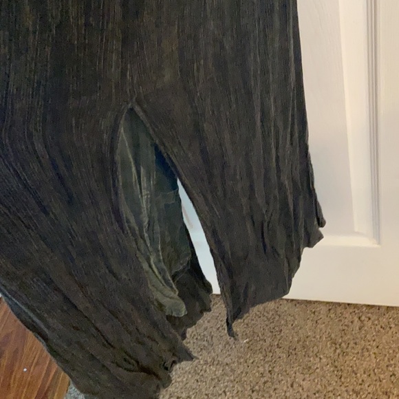 Blue maxi w/ beautiful detail on top in front/back - Picture 4 of 4